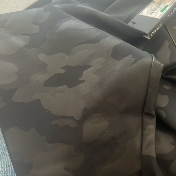 Simply Vera High Rise Legging - Picture 6 of 6